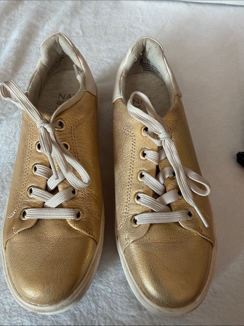 Naturalizer Morrison Metallic Gold Leather Lace Up Sneakers Womens